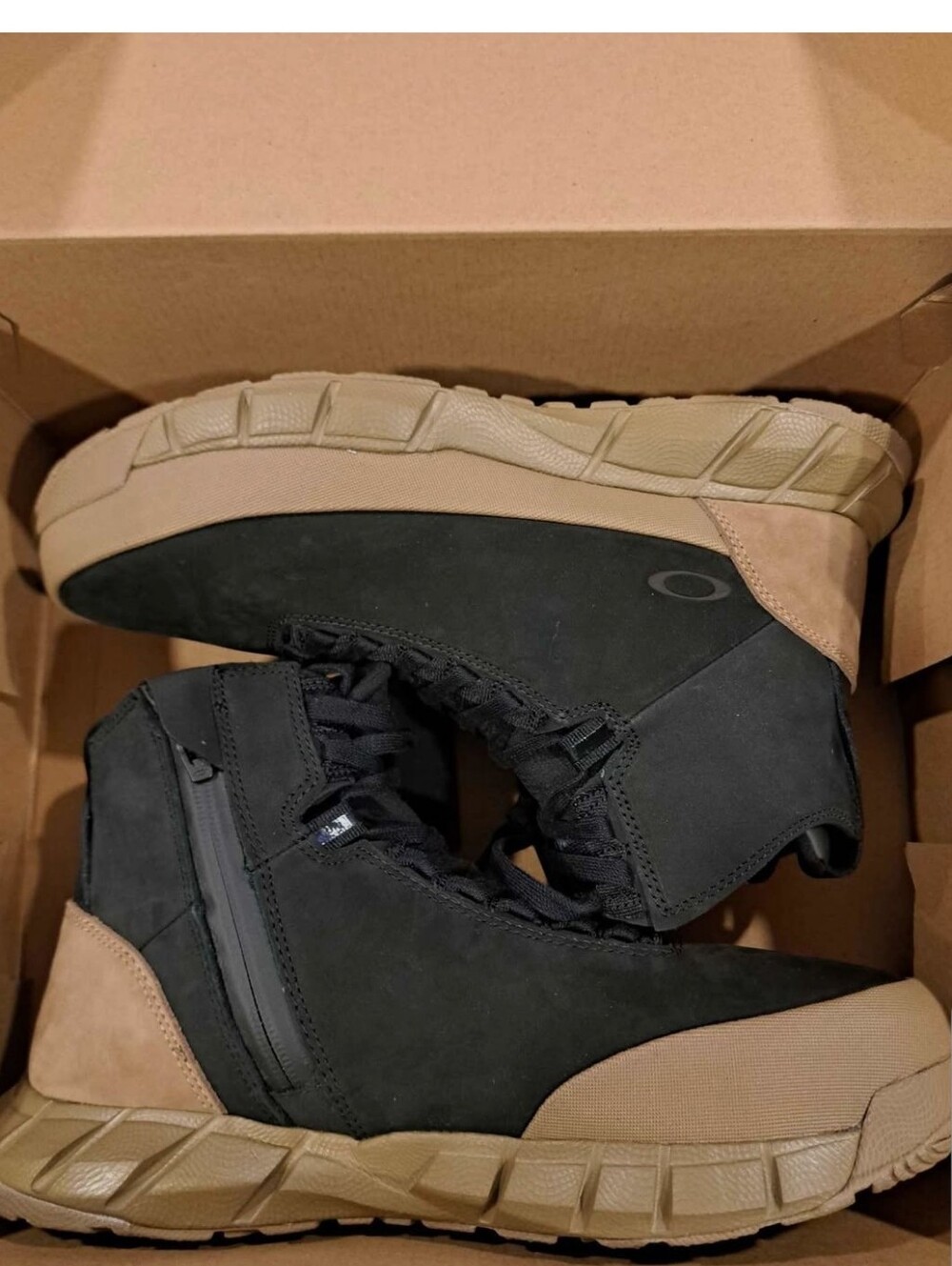 New Mens Mid Zip Coyote Oakley boots (F0F100348)